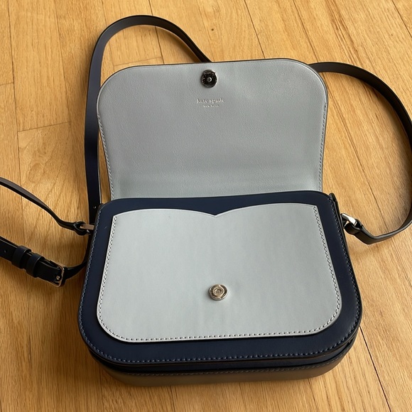 Kate Spade leather crossbody purse EUC - Picture 4 of 12